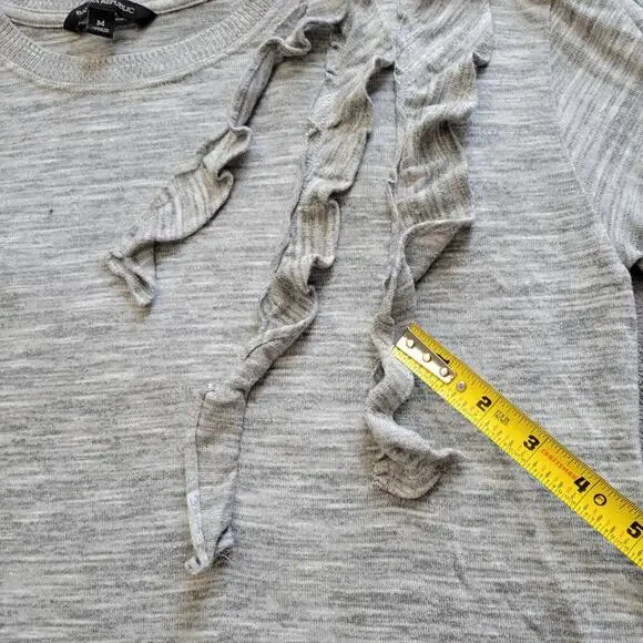 BANANA REPUBLIC Shirt Womens Medium Gray Long Sleeve Speckled Ruffle Hem - Picture 8 of 13